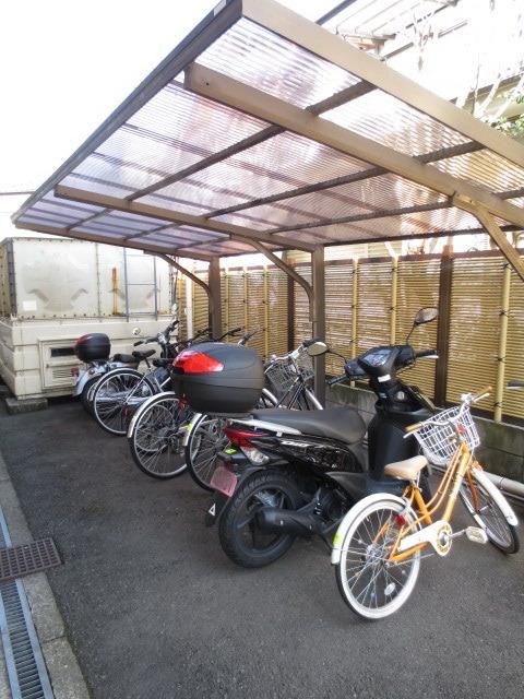 その他設備　★屋根つきの駐輪場★