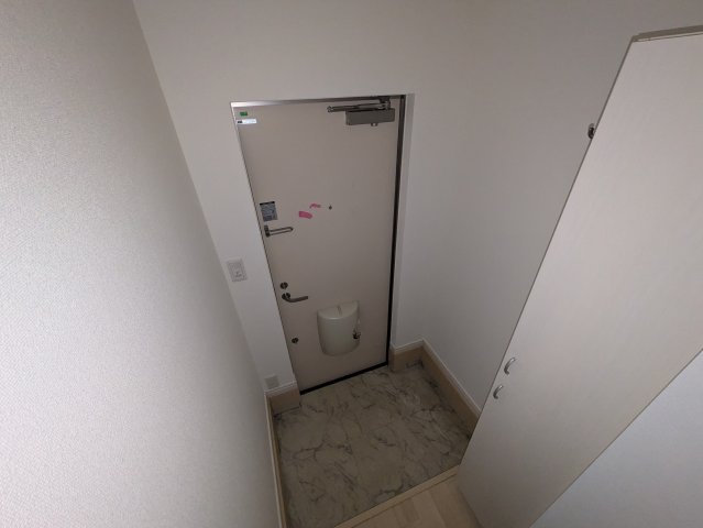 玄関　ラフィネコート