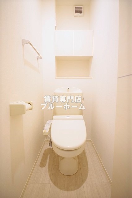 トイレ　温水洗浄便座付き！