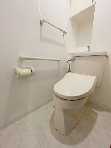 トイレ　※同建物の類似写真となります。