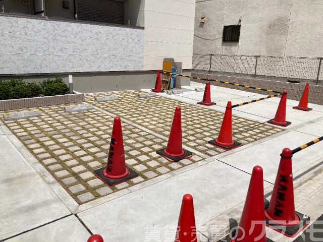 駐車場　敷地内駐車場