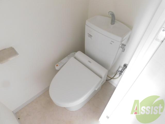 トイレ　ウォシュレットつきのきれいなトイレです