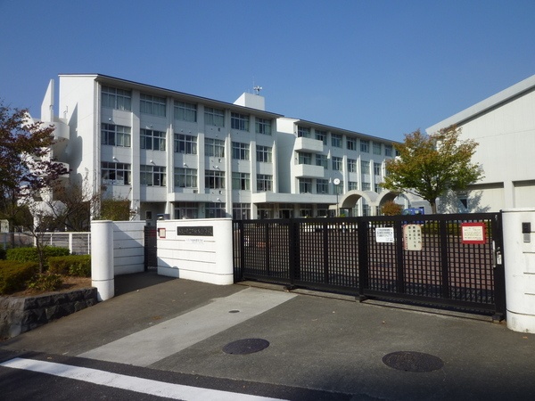 小学校　八王子市立 下柚木小学校（小学校）まで1018m