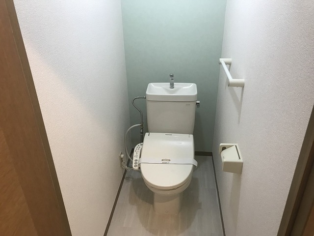 トイレ　２０１号室　トイレ