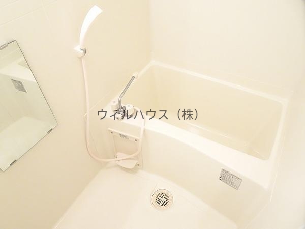 バス・シャワールーム　キレイにリフォームされています！