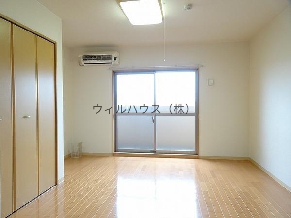 その他部屋・スペース　広々とした洋室！