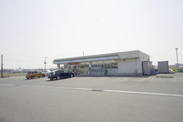 コンビニ　ファミリーマート小山上立木店（コンビニ）まで1293m