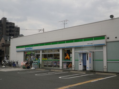 コンビニ　ファミリーマート 巽中三丁目店（コンビニ）まで285m
