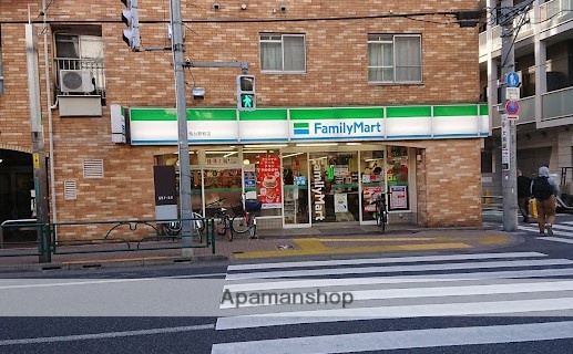 コンビニ　ファミリーマート桜台駅前店（コンビニ）まで330m