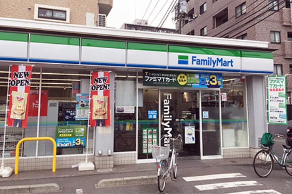 コンビニ　ファミリーマート アスロード横浜生麦店（コンビニ）まで245m
