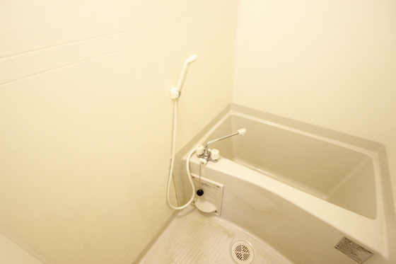 バス・シャワールーム　※別部屋の写真です