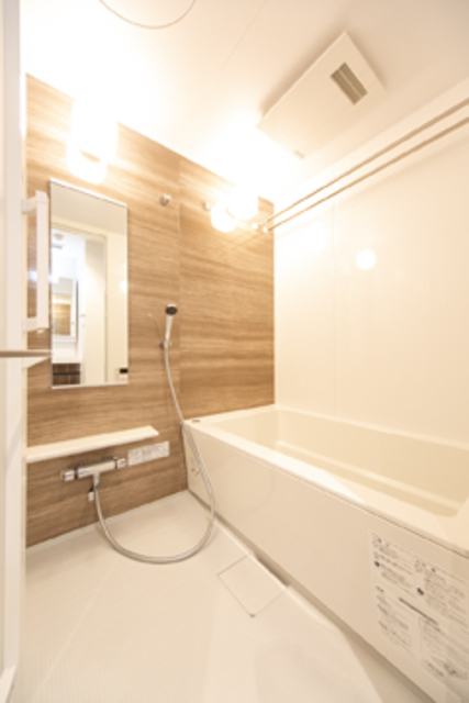 バス・シャワールーム　※写真は同タイプ住戸です。