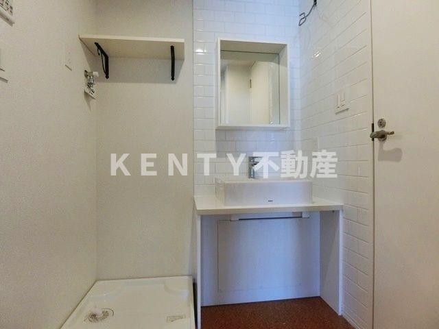 洗面設備　コンパクトで使いやすい洗面所