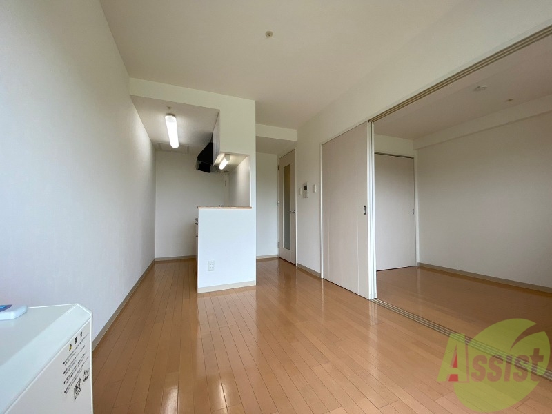 居室・リビング　広くてキレイなお部屋が広がっていて、充実した生活が送れそう。