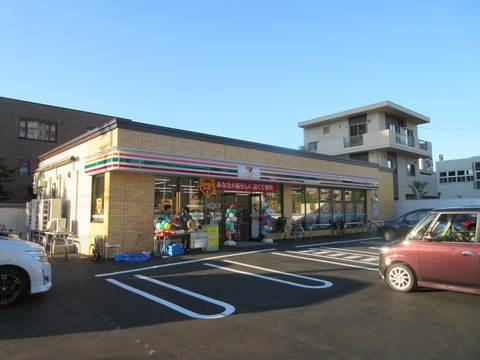 コンビニ　セブンイレブン札幌南21条西14丁目店（コンビニ）まで427m