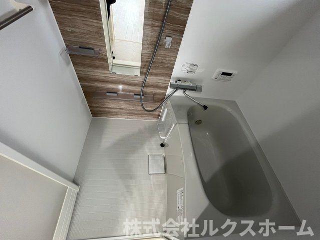 バス・シャワールーム　コンパクトで使いやすいお風呂です