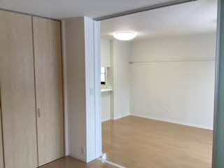 その他部屋・スペース　洋室からリビング