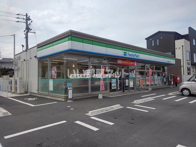 コンビニ　ファミリーマート 豊橋牛川通二丁目店（コンビニ）まで958m
