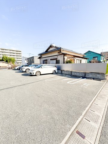 駐車場　駐車スペースもあります☆