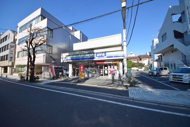 コンビニ　スリーエフ大宮桜木町4丁目店（コンビニ）まで556m