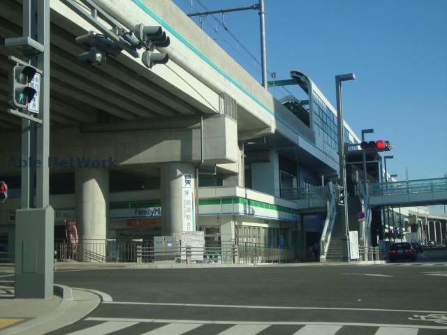 コンビニ　ファミリーマート名鉄鳴海駅店（コンビニ）まで240m
