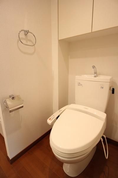 トイレ　-ウォシュレット機能を完備-