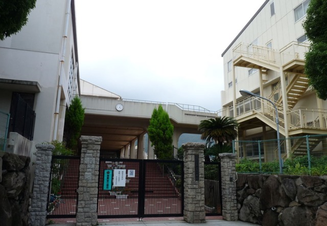 中学校　神戸市立本山南中学校（中学校）まで1046m