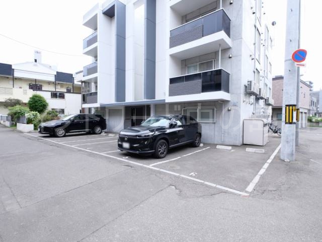 駐車場　詳細は、ウィンドワード中の島店までご相談下さい。