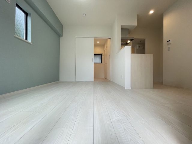居室・リビング　こちらのリビングで趣味の時間をお楽しみください