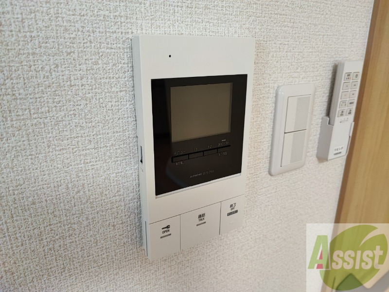 セキュリティ　ＴＶモニター付インターホンです。来客者の顔が見えるので安心！