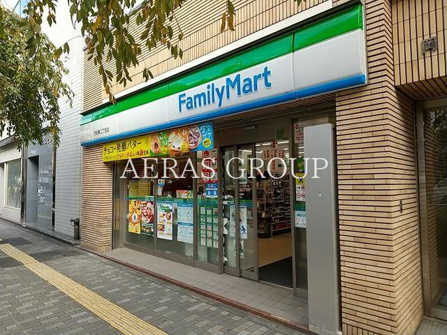 コンビニ　ファミリーマート 渋谷東二丁目店（コンビニ）まで295m