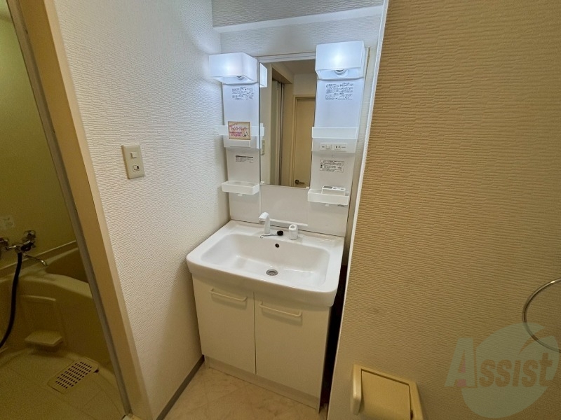 洗面設備　お風呂になります。一日の疲れを癒してくださいね。