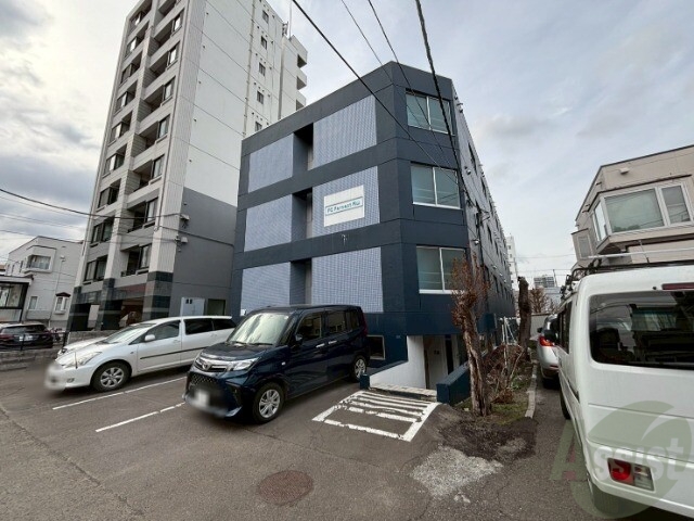 建物外観　札幌市中央区南四条西「ＦＣ　Ｆａｒｎｅｓｔ　円山」