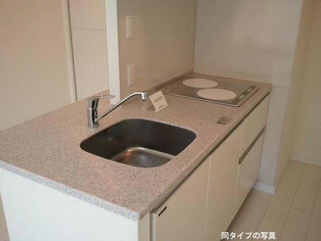 キッチン　同タイプ部屋　参考写真です