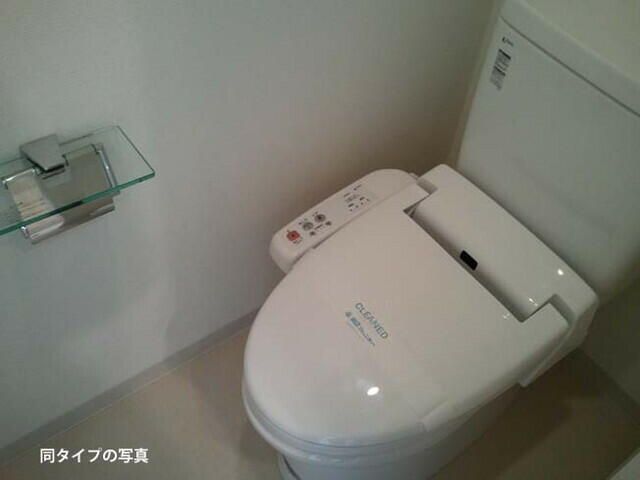 トイレ　同タイプ部屋　参考写真です