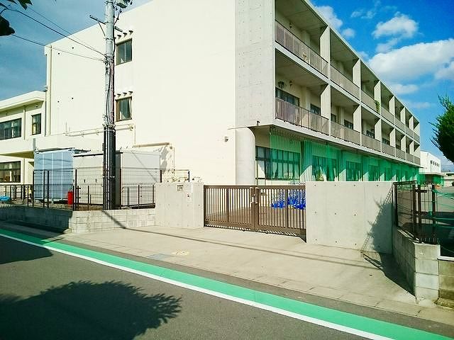 小学校　稲沢市立　稲沢西小学校（小学校）まで350m