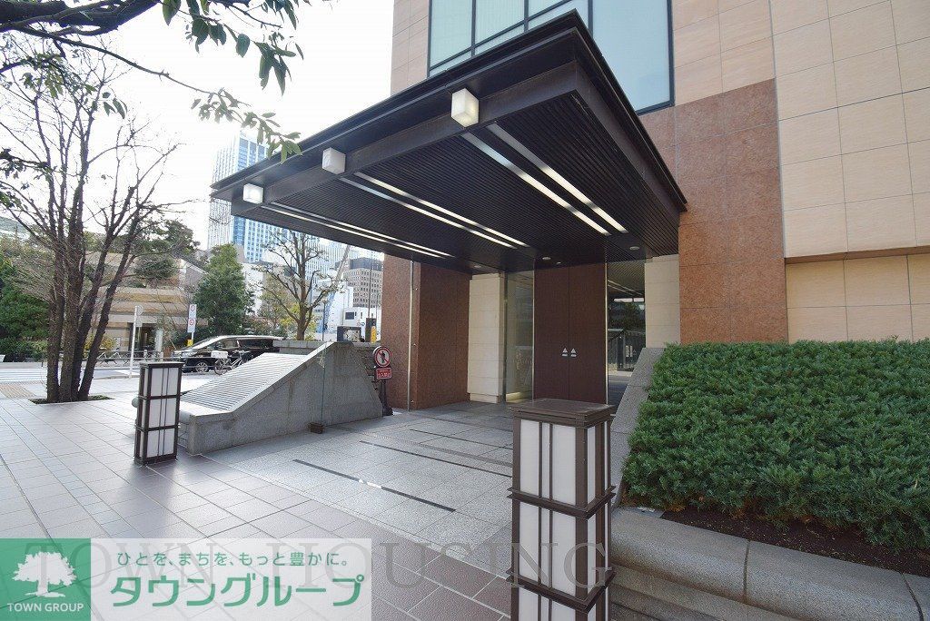 エントランス　お問合せは(株)タウンハウジング東京へ