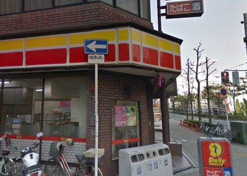 コンビニ　デイリーヤマザキ 江戸堀店（コンビニ）まで287m