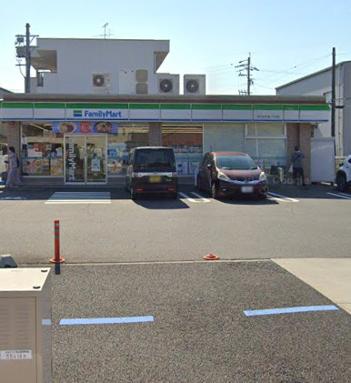 コンビニ　ファミリーマート 中川太平通二丁目店（コンビニ）まで306m