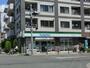 コンビニ　ファミリーマート（コンビニ）まで320m