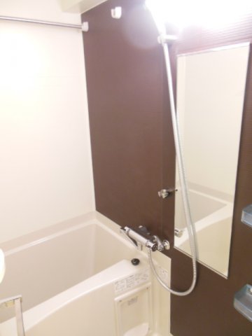 バス・シャワールーム　「バス・トイレ別です」