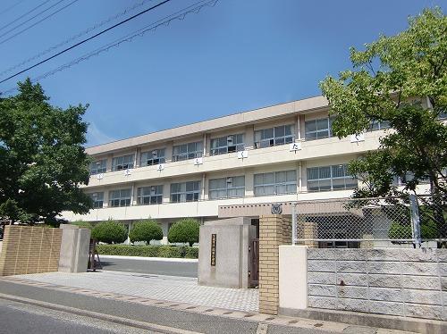 小学校　垢田小学校（小学校）まで180m