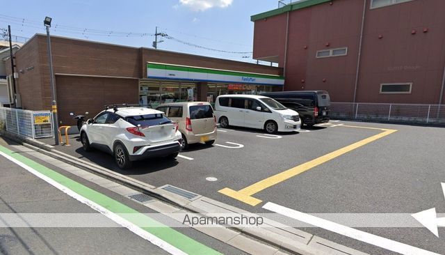 コンビニ　ファミリーマート三郷駅南店（コンビニ）まで406m
