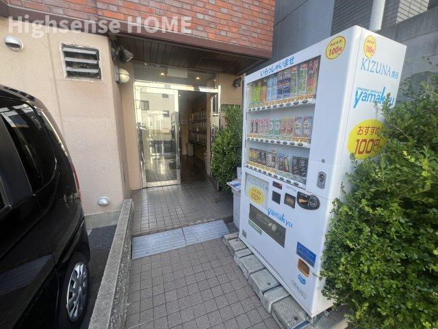 エントランス　ゆとりのあるエントランスです