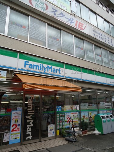 コンビニ　ファミリーマート（コンビニ）まで341m