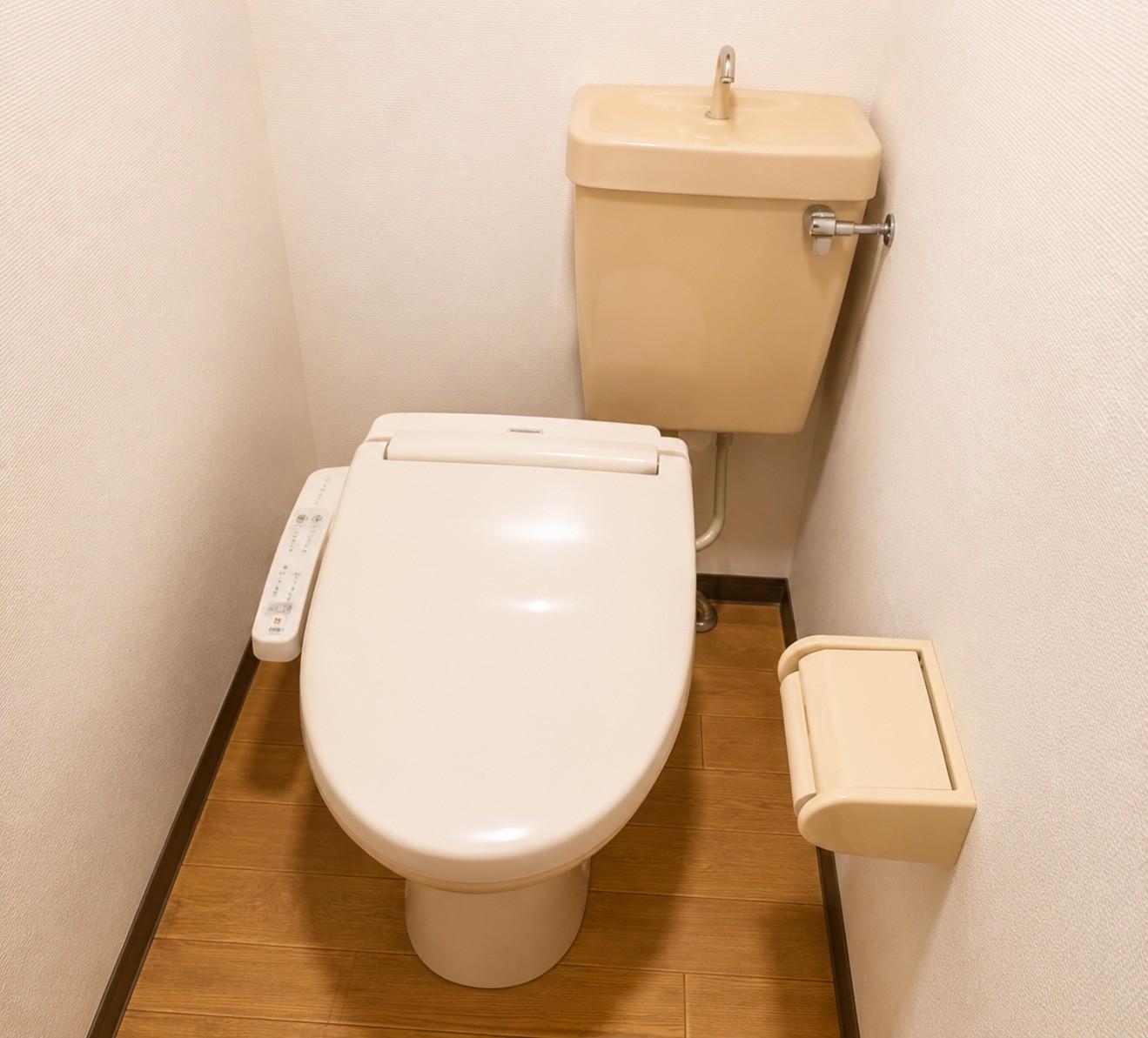トイレ　温水便座を新規で取り付け