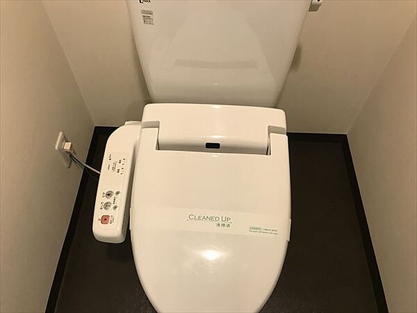 トイレ　※別部屋の参考写真です。
