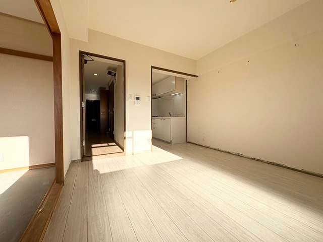 ロイヤルプラザ千里の居間写真