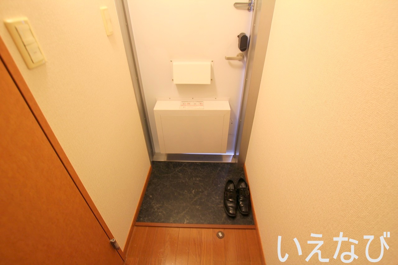 ＪＲ山陽本線 庭瀬駅 徒歩15分 2階建 築22年の玄関写真