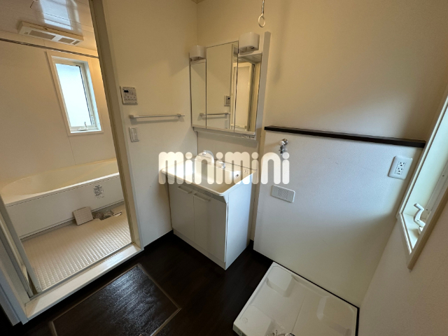 MAISON ARBREの玄関写真